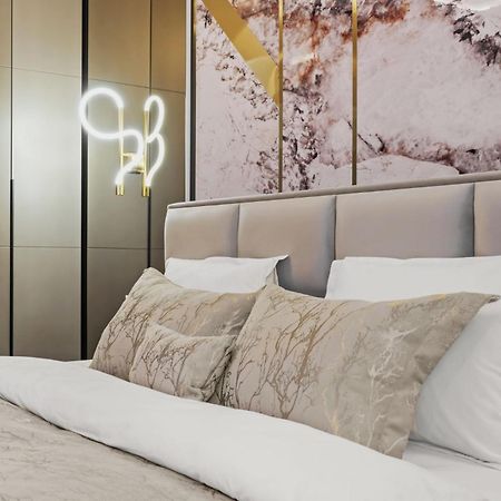 Central Two Rooms Apartment The Paradise Of Lights Bucureşti Ngoại thất bức ảnh