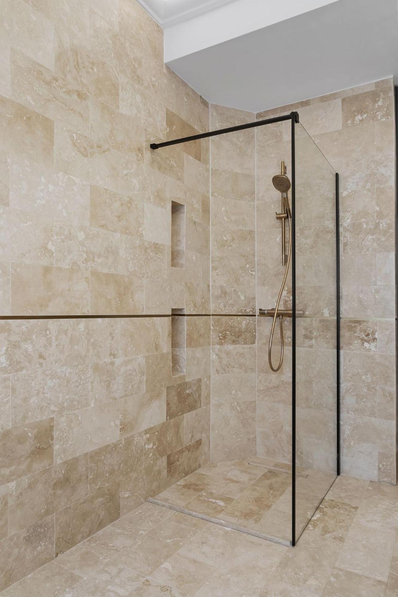 Central Two Rooms Apartment The Paradise Of Lights Bucureşti Ngoại thất bức ảnh